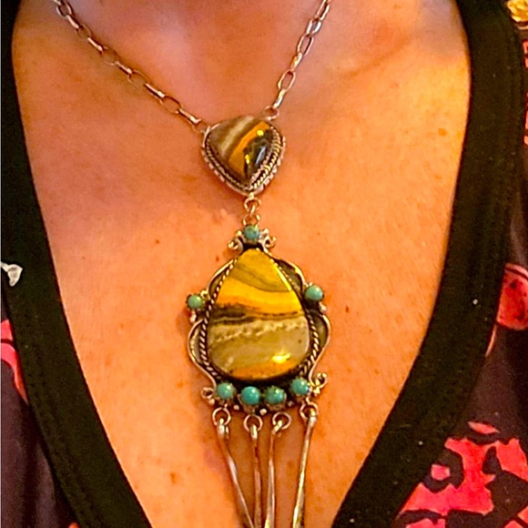 Unique large bumblebee jasper & turquoise necklace - Picture 3 of 7